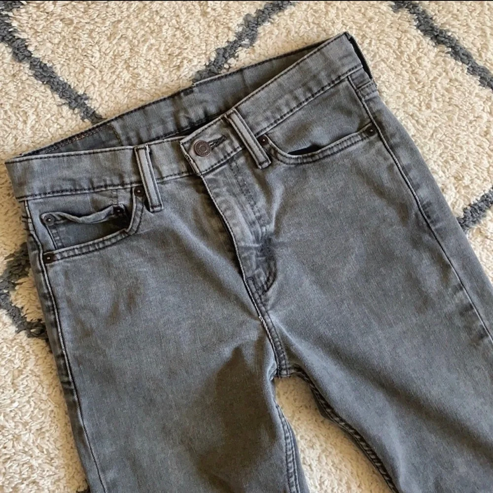 190. Levi’s Strauss & Co 510 gray jeans